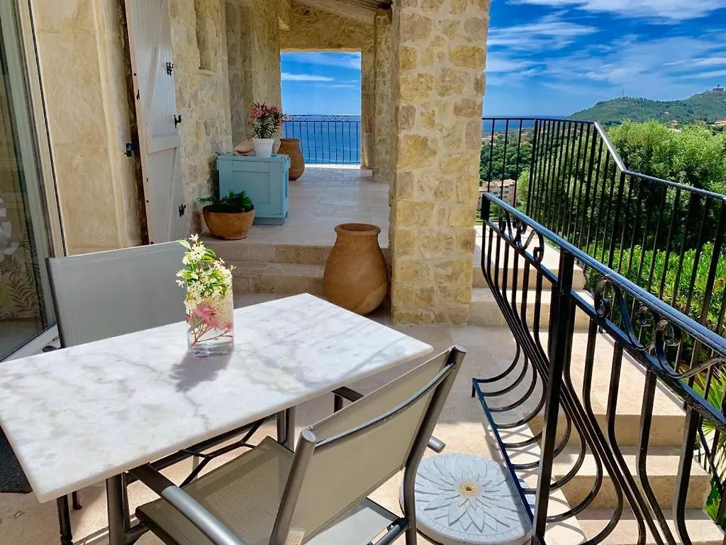 Villa Grand Baie Saint-Raphael  0*, Saint-Raphael (Var) France